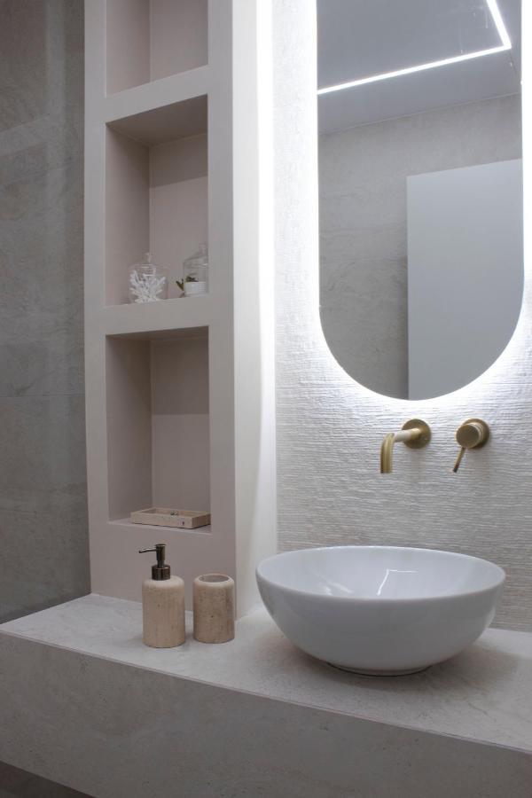 Stylish Modern Classic Apartment Салоники Экстерьер фото