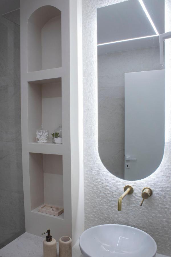 Stylish Modern Classic Apartment Салоники Экстерьер фото